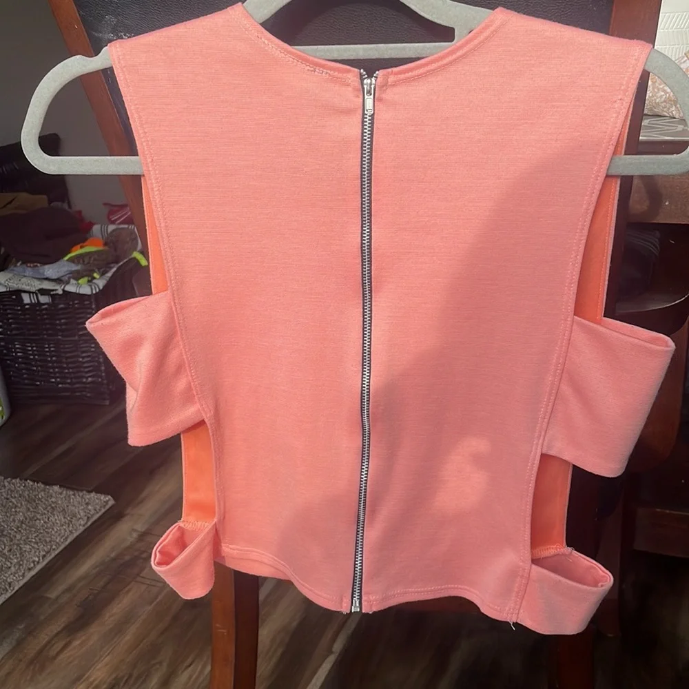Pink top - Picture 3 of 4